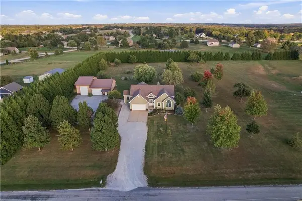27423 New Lancaster Road, Louisburg, KS 66053