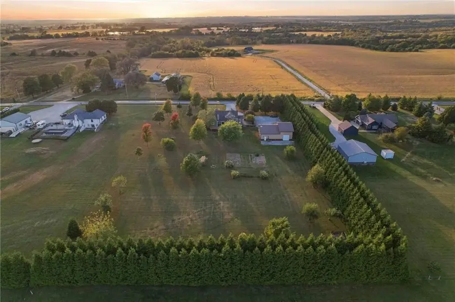 27423 New Lancaster Road, Louisburg, KS 66053 - #2