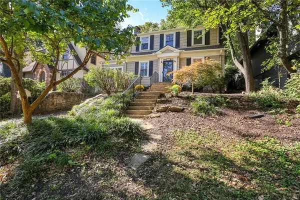 4900 Westwood Road, Kansas City, MO 64112