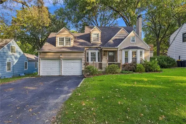 1264 W Gregory Boulevard, Kansas City, MO 64114