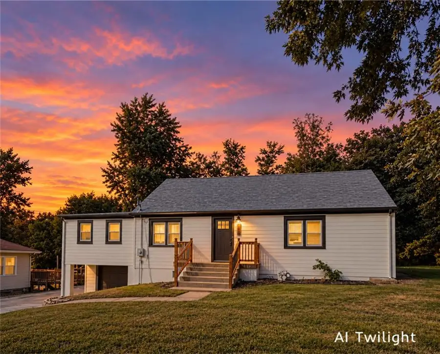 808 NE Russell Road, Kansas City, MO 64116 - #2