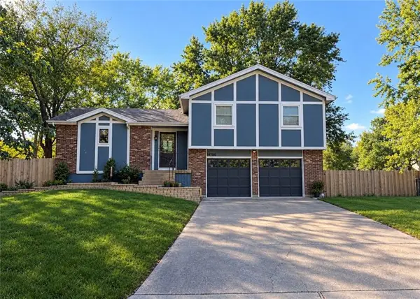 14706 S Homestead Drive, Olathe, KS 66062