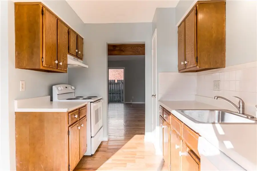 11250 College Avenue, Kansas City, MO 64137 - #3
