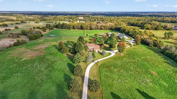 23237 Nall Road, Bucyrus, KS 66013