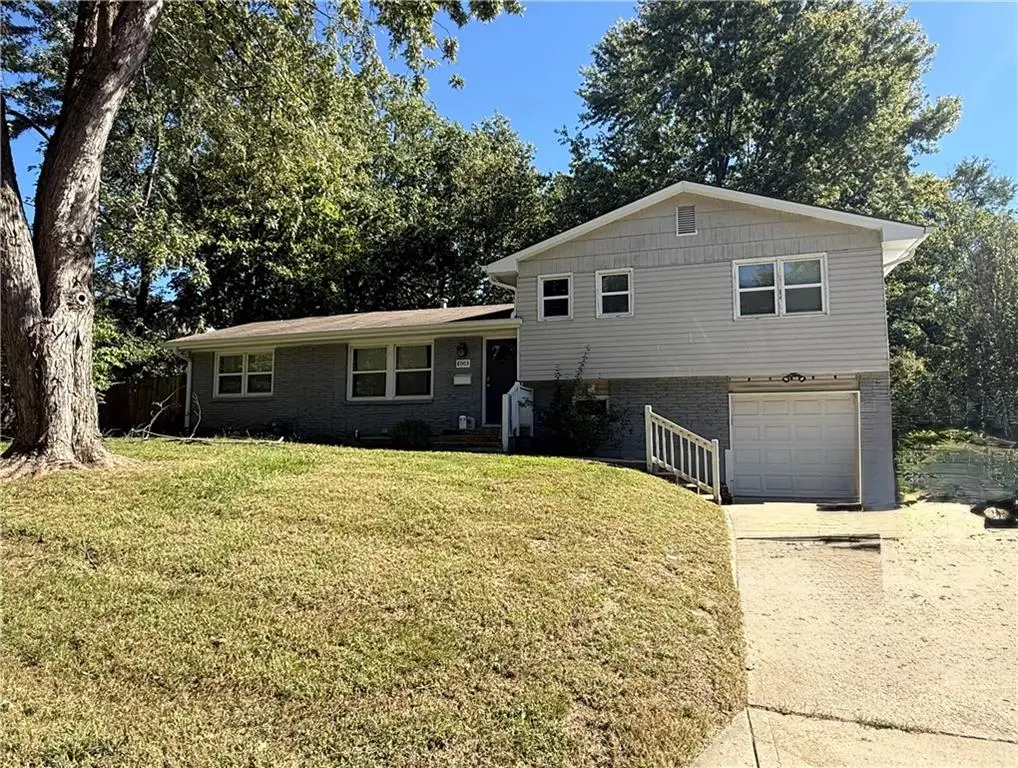 8003 Charlotte Street, Kansas City, MO 64131 - #1
