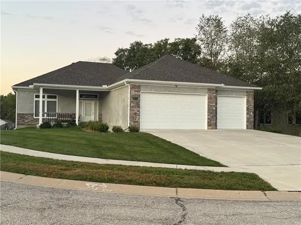 1925 Carter Court, Liberty, MO 64068