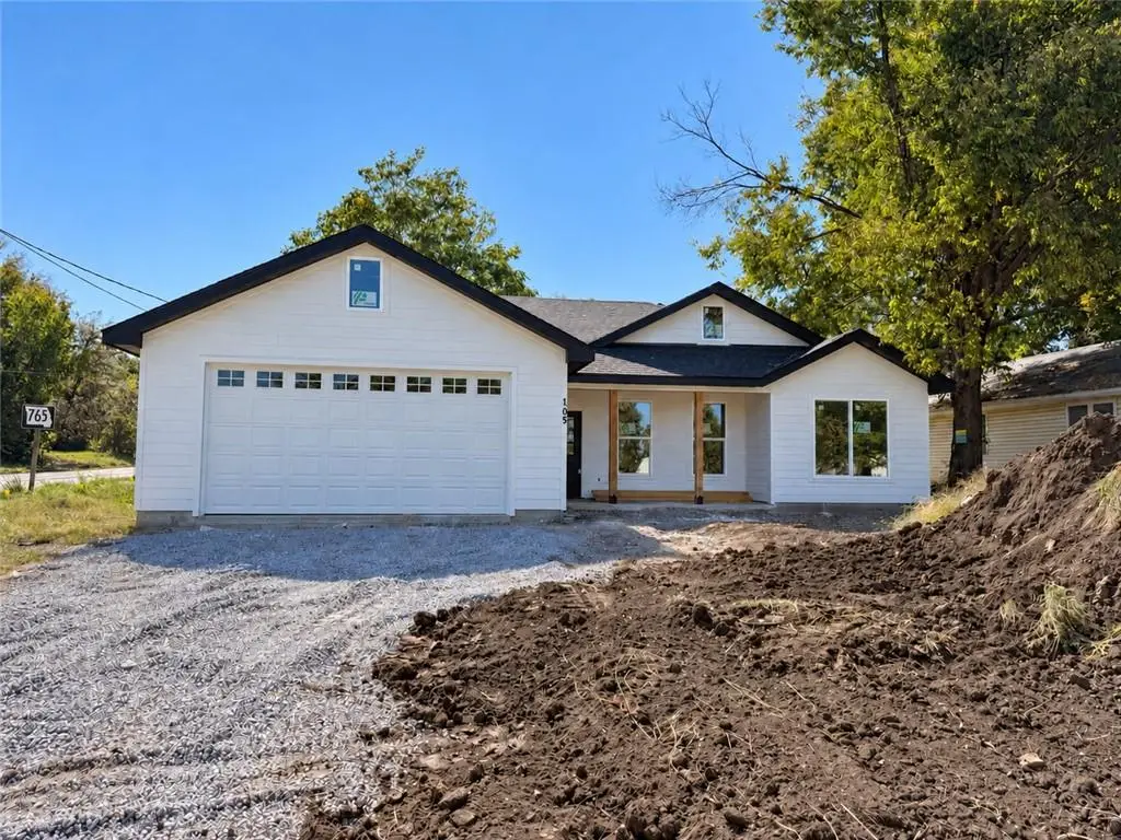 105 W Morgan Street, Sedalia, MO 65301 - #1