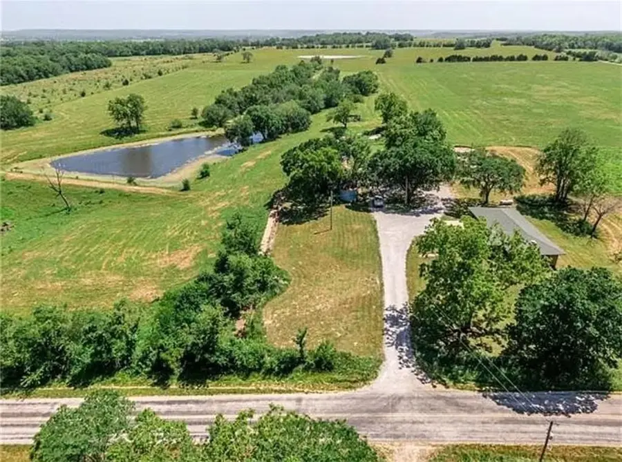 11137 W 200 Road, Blue Mound, KS 66010 - #2