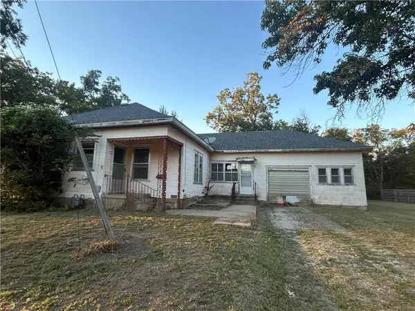820 Tank Avenue, Neodesha, KS 66757