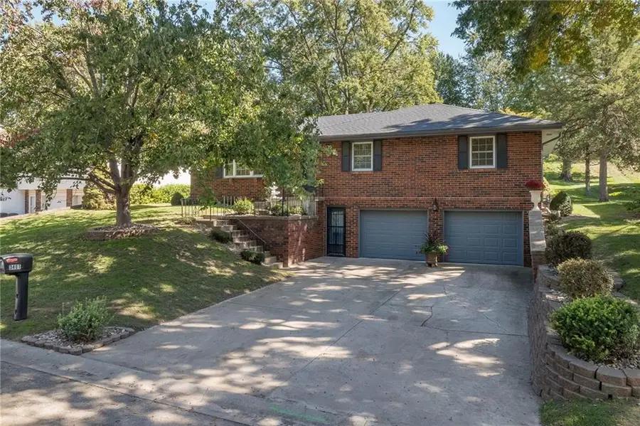 3401 N 36th Terrace, Saint Joseph, MO 64506 - #3