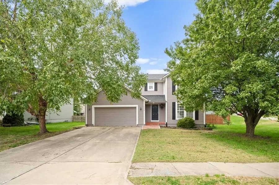 416 N Hickory Street, Gardner, KS 66030 - #3