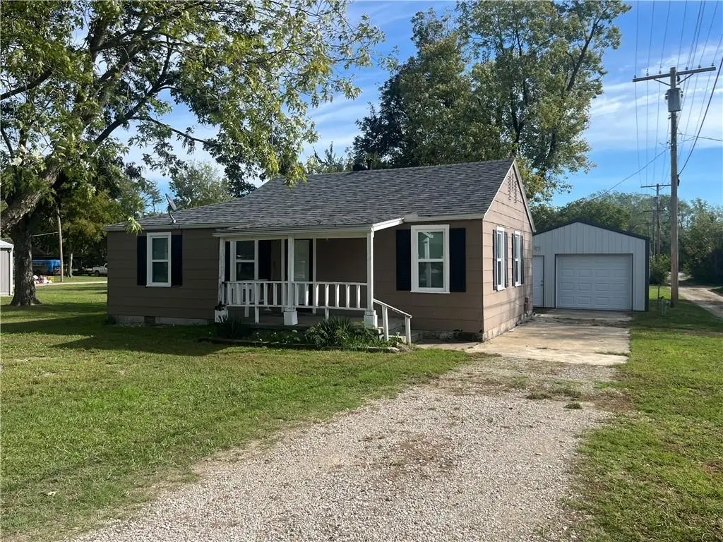 115 N 2nd Street, Chetopa, KS 67336 - #1