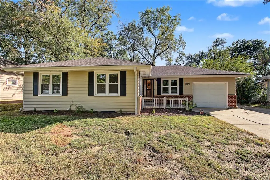 827 W 22nd Street, Lawrence, KS 66046 - #1