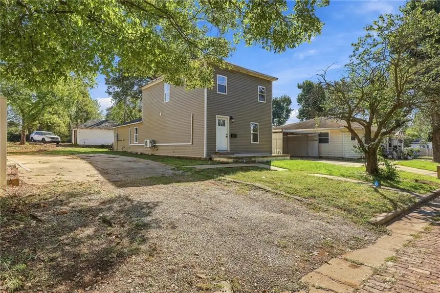 15 S Holbrook Street, Fort Scott, KS 66701 - #3