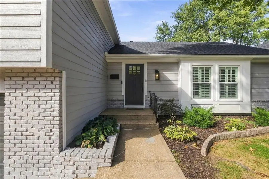 9300 Beverly Drive, Overland Park, KS 66207 - #2