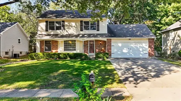 10228 Caenen Drive, Lenexa, KS 66215