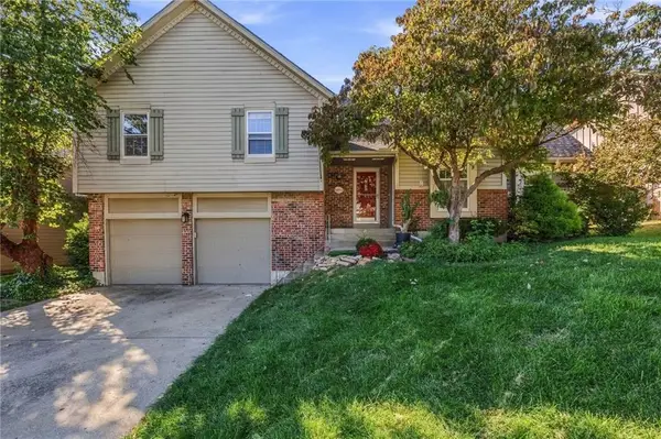 11624 Cody Street, Overland Park, KS 66210