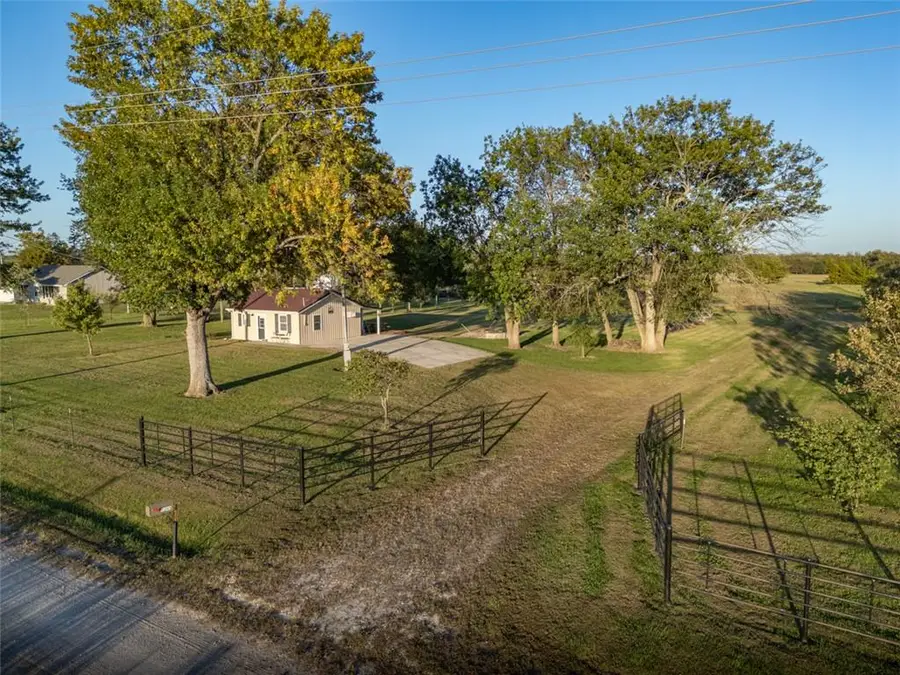 21583 Hadsall Road, Parker, KS 66072 - #2