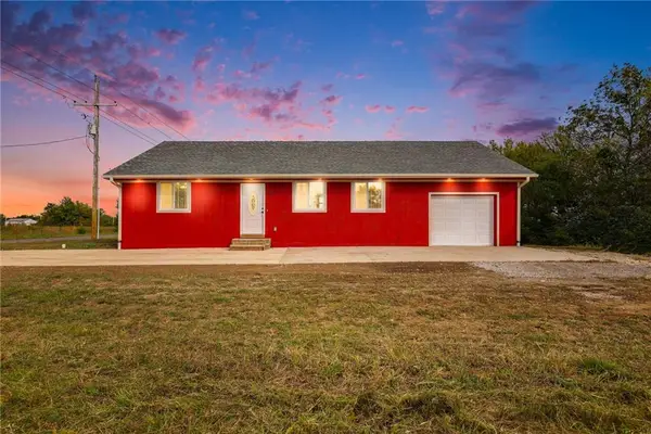 62 Wilderness Trail, Linn Valley, KS 66040