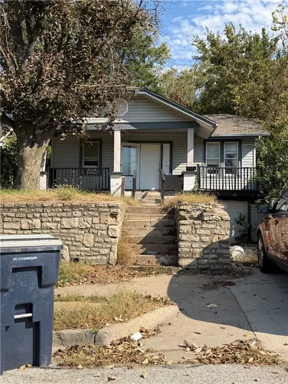 5829 Jackson Avenue, Kansas City, MO 64130
