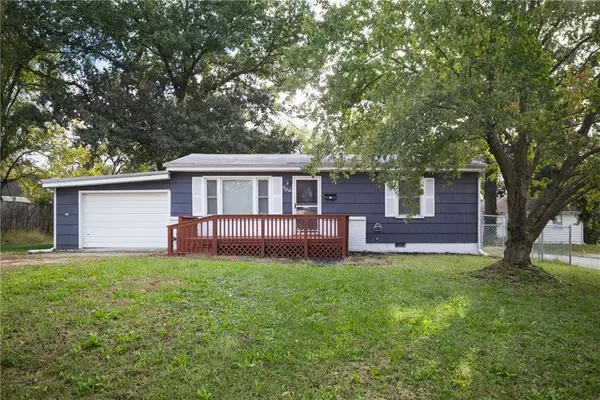 206 S Madison Avenue, Knob Noster, MO 65336