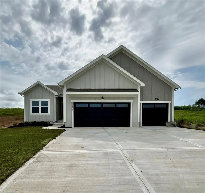 501 SW Chavis Drive, Blue Springs, MO 64064 - #1