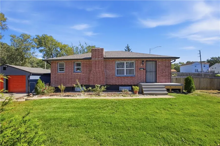 9417 Palmer Avenue, Kansas City, MO 64131 - #3