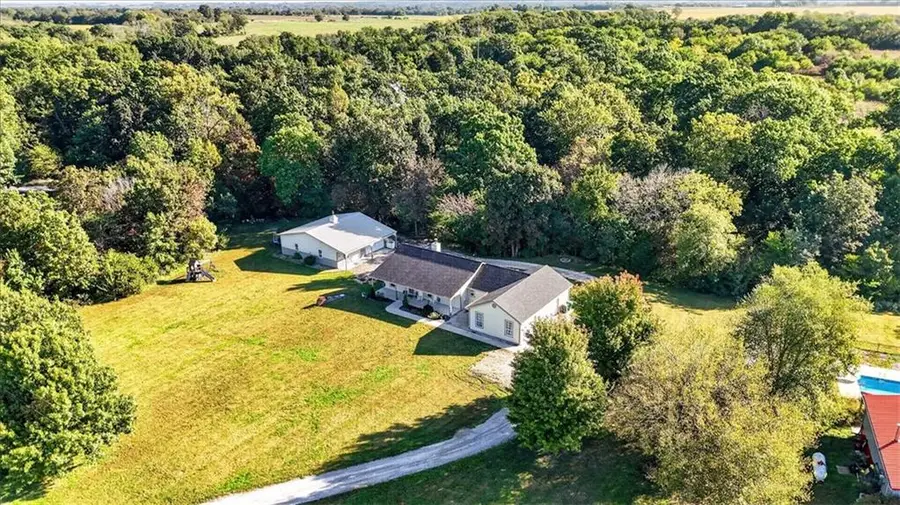 3815 Indiana Road, Pomona, KS 66076 - #2