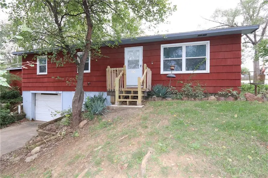 828 George Street, Atchison, KS 66002 - #2