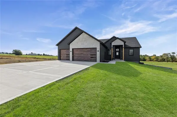1108 Trail View Court, Baldwin City, KS 66006