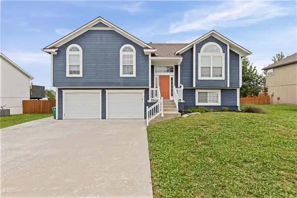 12208 White Oak Street, Peculiar, MO 64078