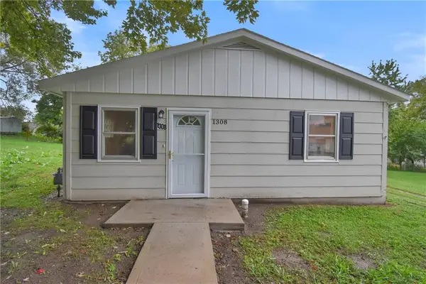 1308 L Street, Atchison, KS 66002