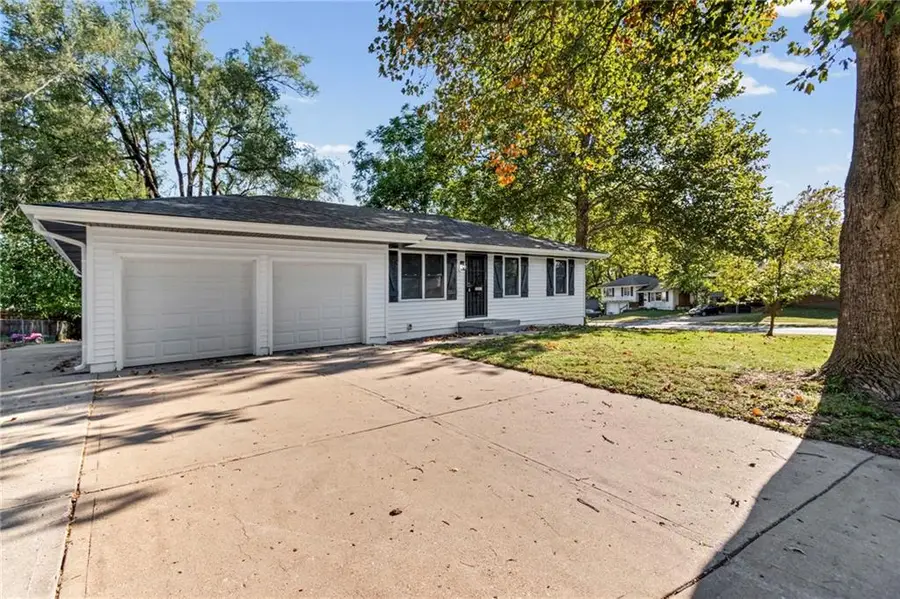 11911 Fremont Avenue, Grandview, MO 64030 - #3