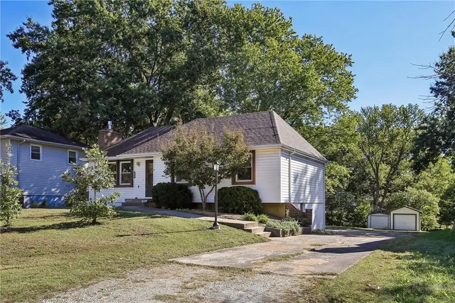 2106 Antioch Street, Clinton, MO 64735 - #3