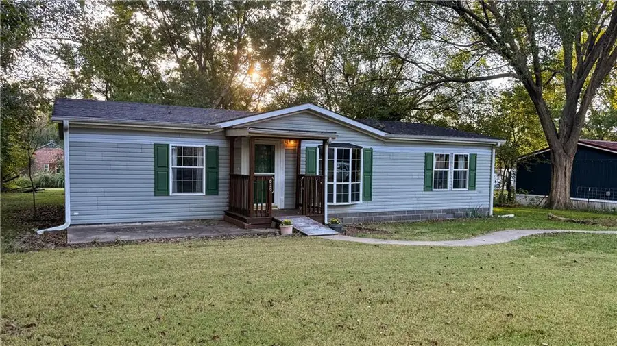 619 Hoover Street, Pomona, KS 66076 - #2