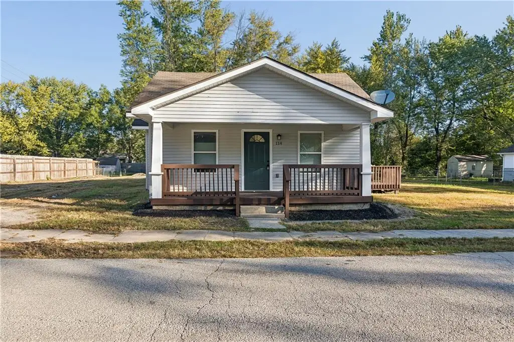114 W 2nd Street, Garden City, MO 64747 - #1