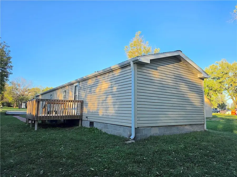 141 E Pacific Avenue, Osawatomie, KS 66064 - #3