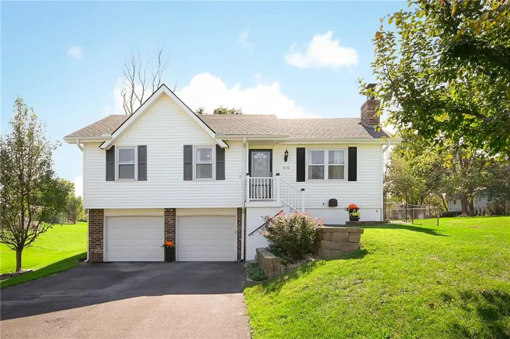919 Ne 114th Street, Kansas City, MO 64155 - #1