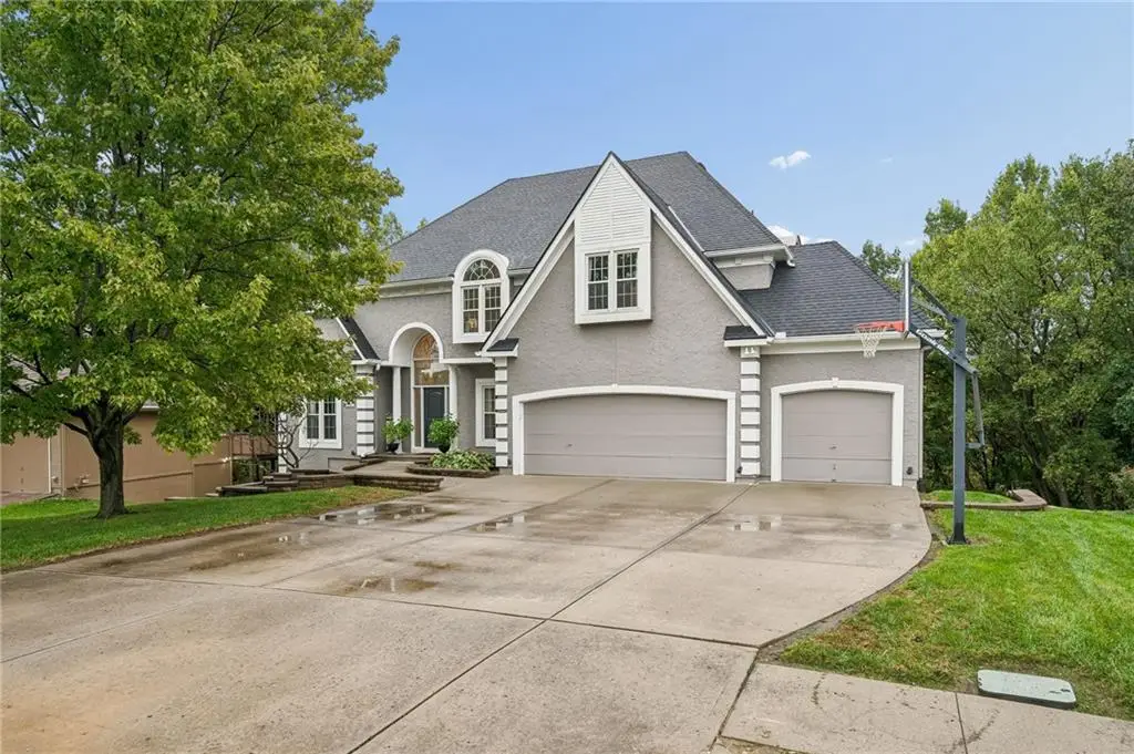 6705 NW Monticello Terrace, Parkville, MO 64152 - #1