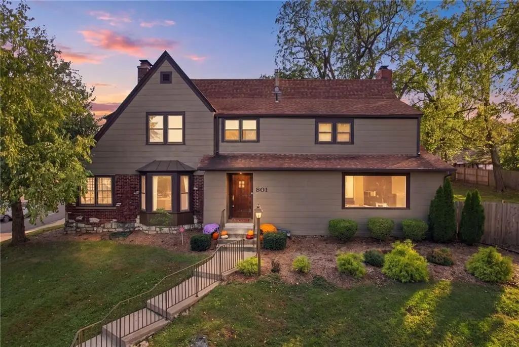 801 Valentine Road, Kansas City, MO 64111 - #1