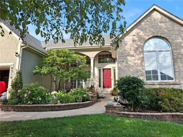 8319 Laurelwood Street, Lenexa, KS 66219