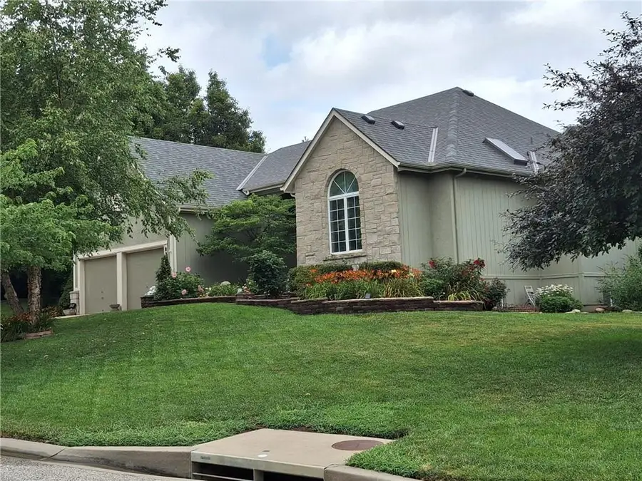 8319 Laurelwood Street, Lenexa, KS 66219 - #2