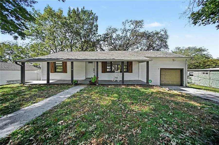 7844 Smalley Avenue, Kansas City, MO 64138 - #2