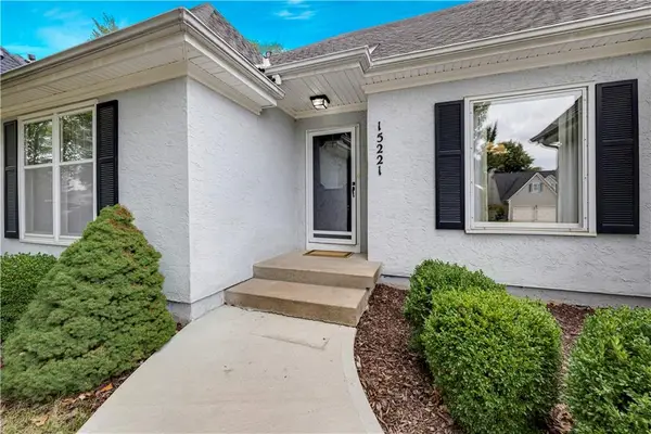 15221 W 84th Terrace, Lenexa, KS 66219