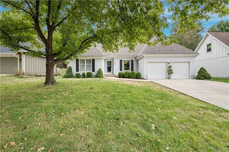 15221 W 84th Terrace, Lenexa, KS 66219 - #2