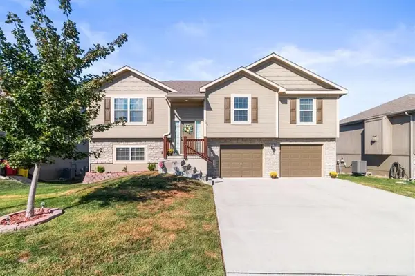 1252 NW High View Drive, Grain Valley, MO 64029
