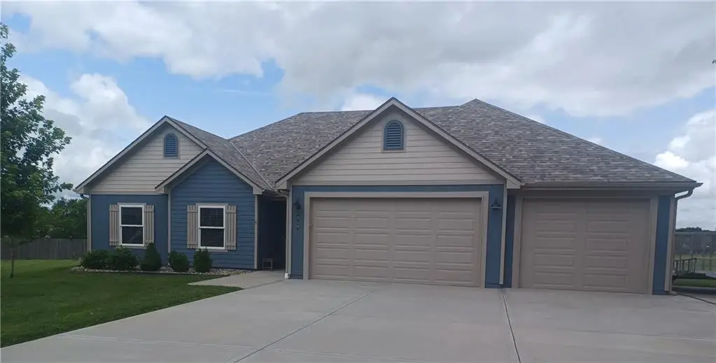 916 Cedar Court, Paola, KS 66071 - #1