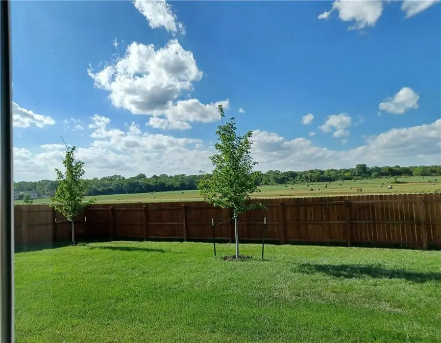 916 Cedar Court, Paola, KS 66071 - #2