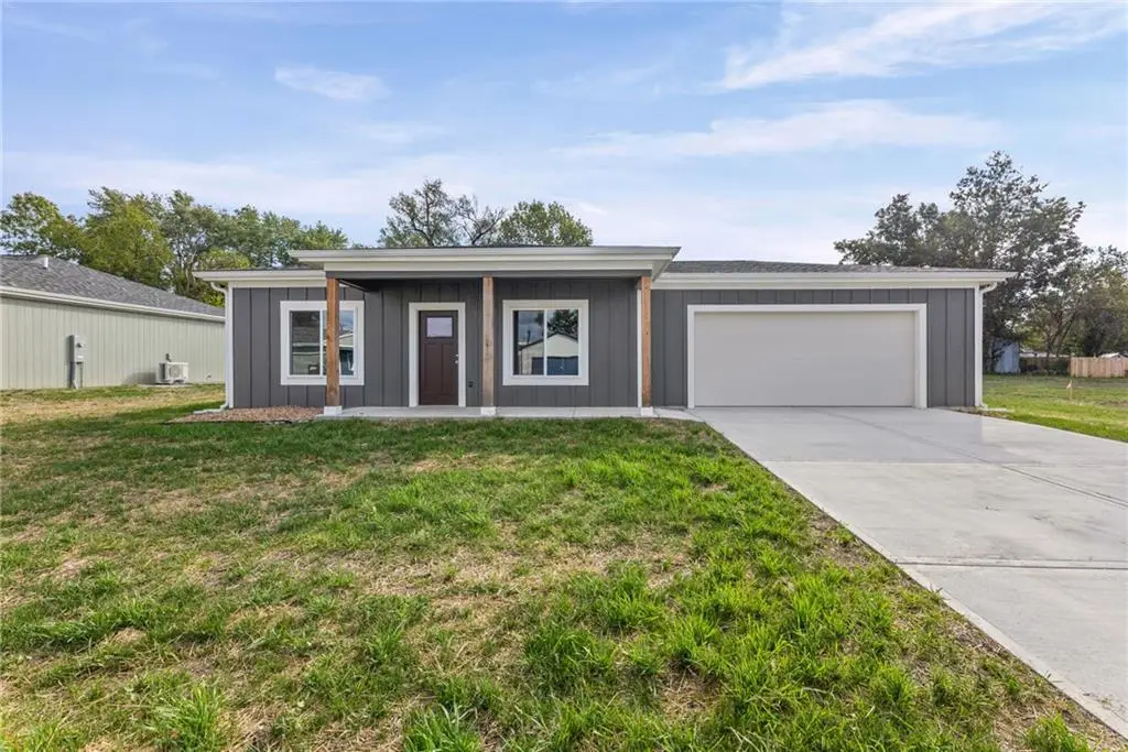 919 5th Street Terrace, Osawatomie, KS 66064 - #1