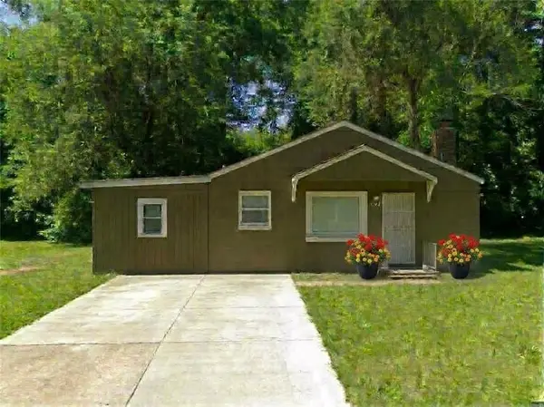 2107 E 77th Terrace, Kansas City, MO 64132